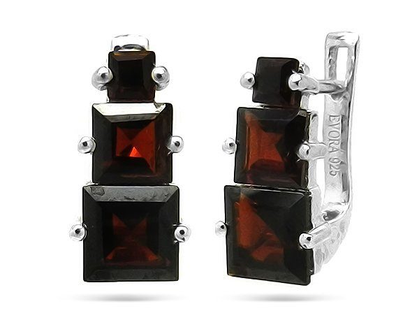 Серьги в серебре с гранатами
