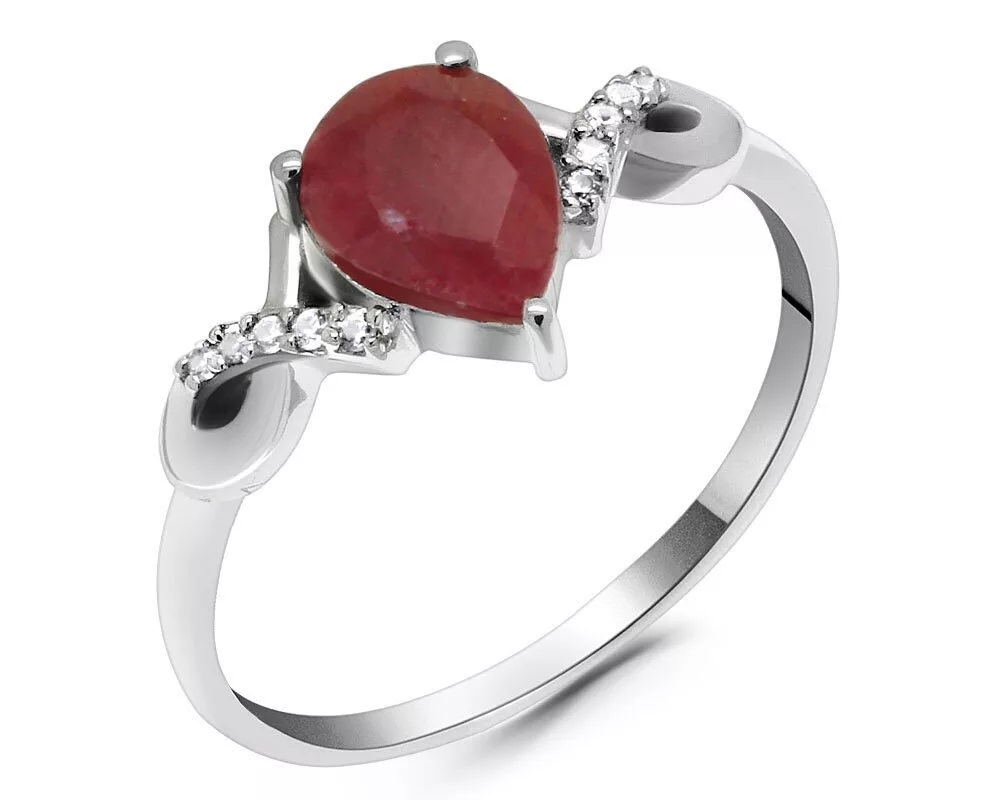 Кольцо в серебре с рубином корундом и цирконами